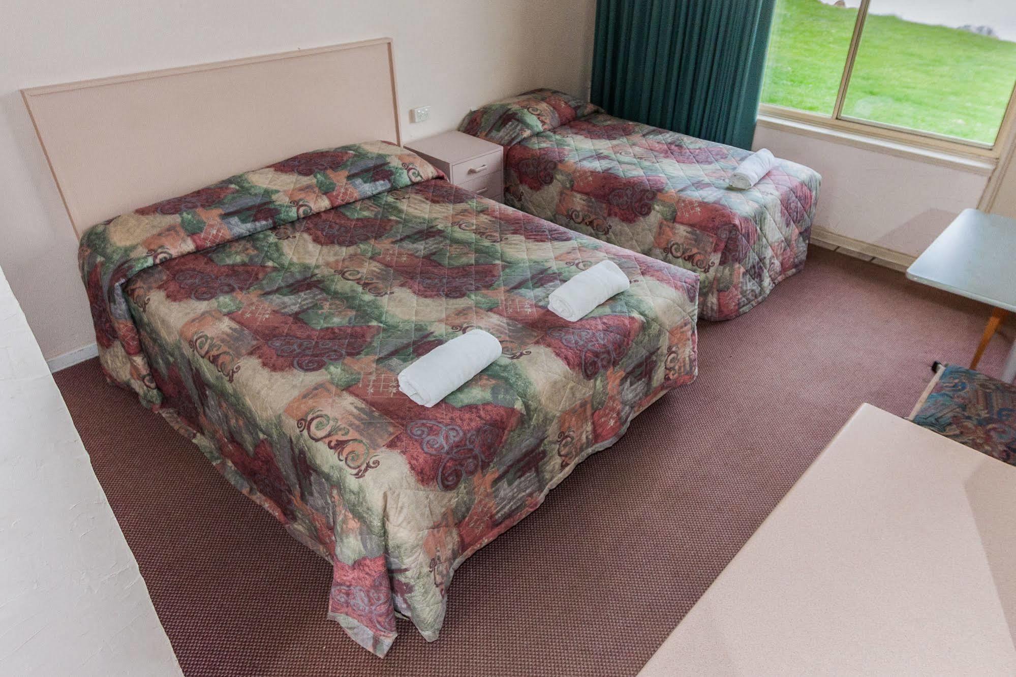 Moruya Waterfront Hotel Motel Bagian luar foto