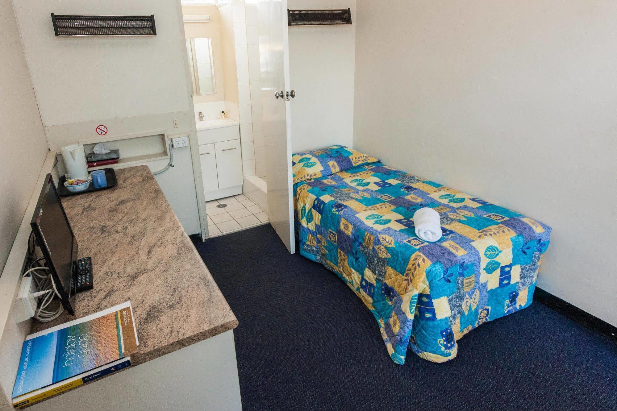 Moruya Waterfront Hotel Motel Bagian luar foto