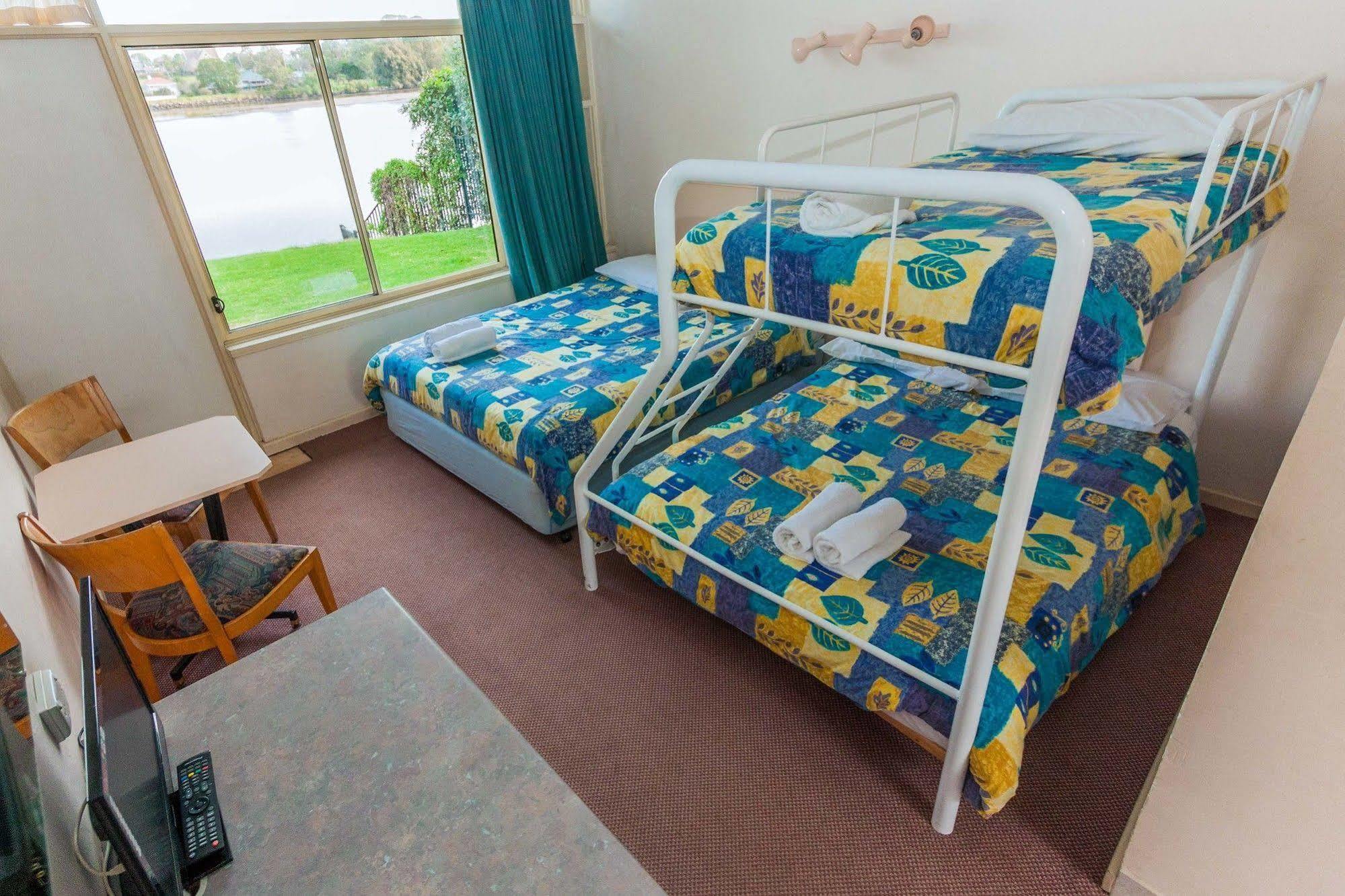 Moruya Waterfront Hotel Motel Bagian luar foto