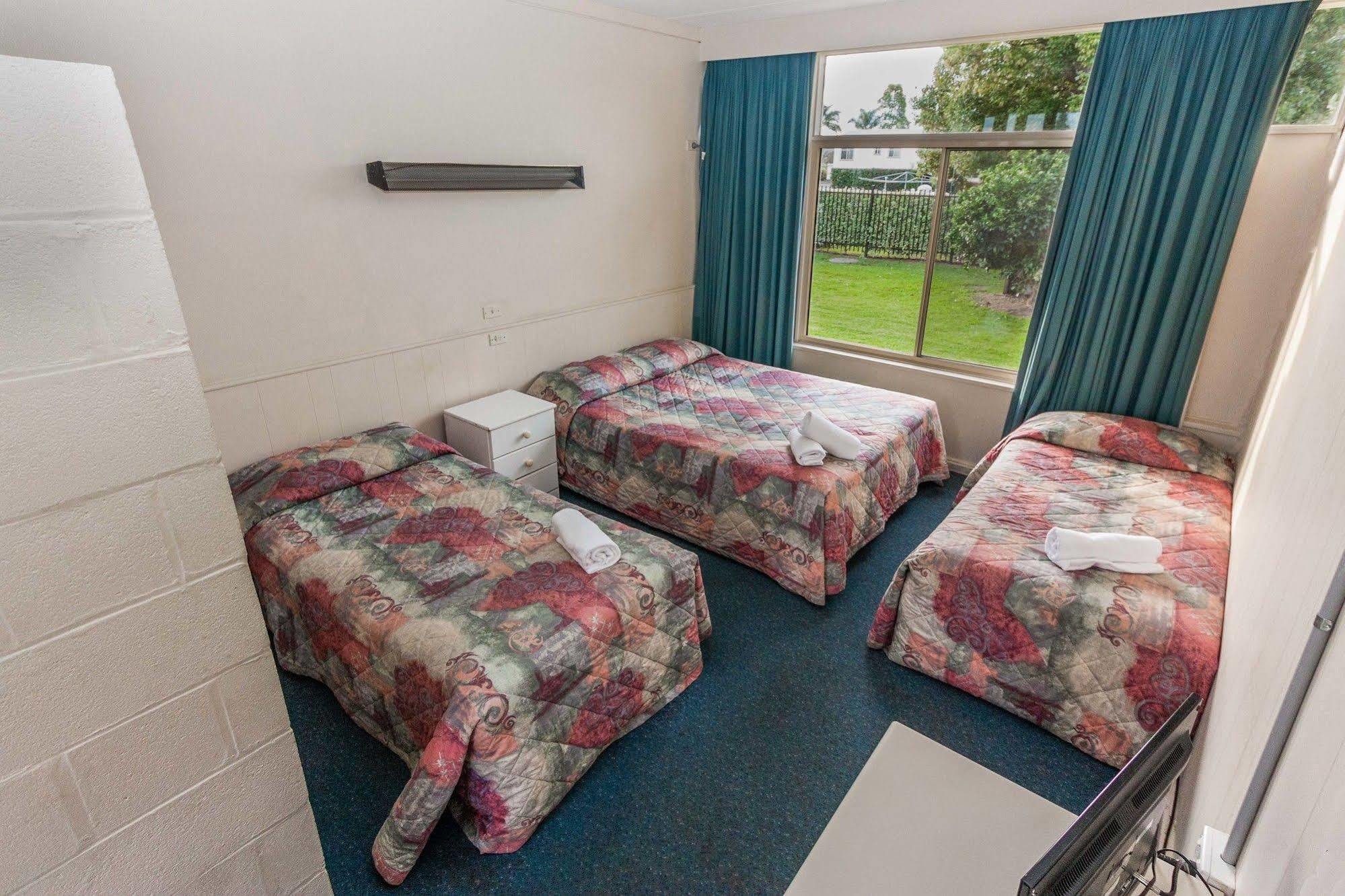 Moruya Waterfront Hotel Motel Bagian luar foto