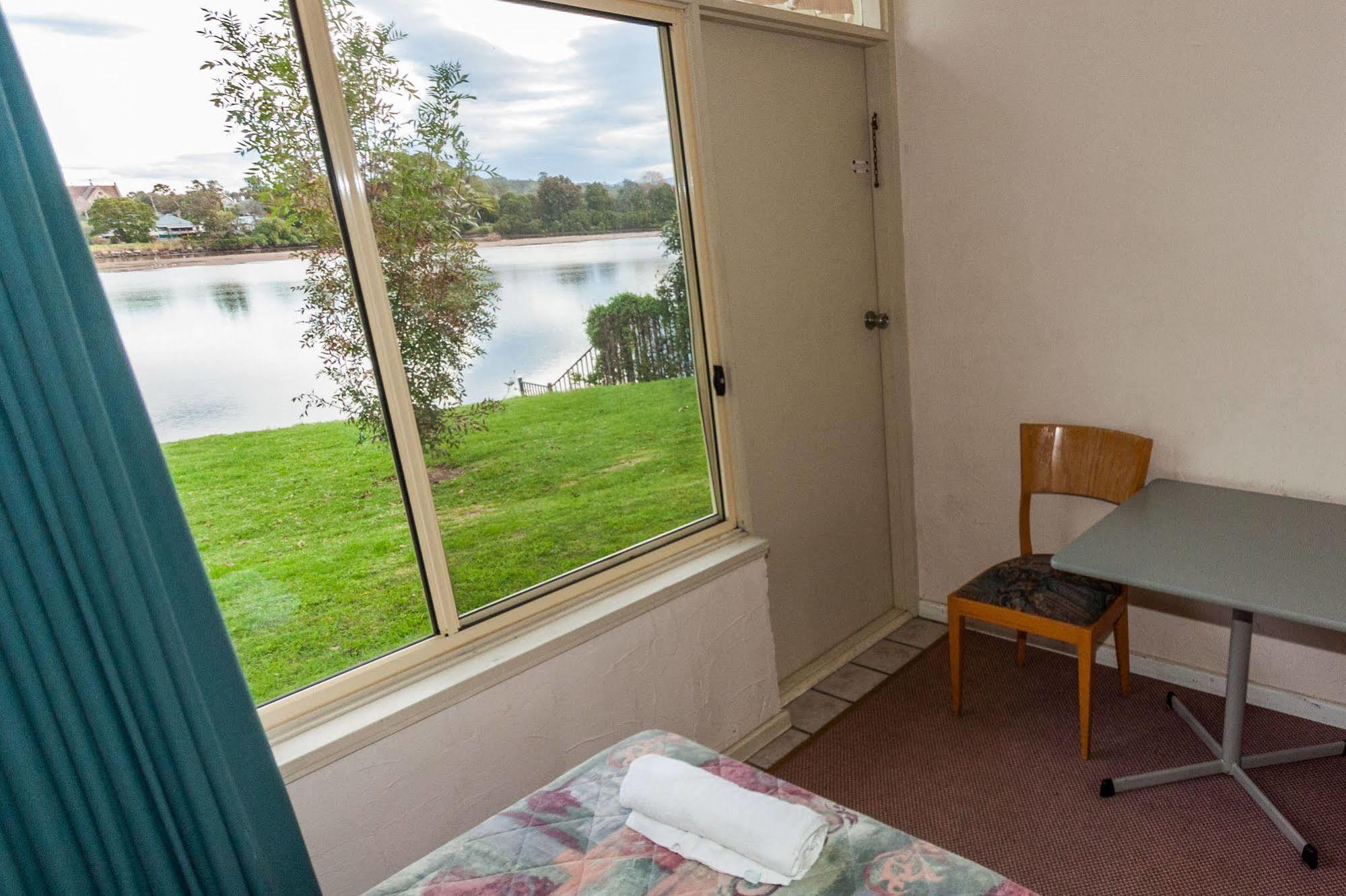 Moruya Waterfront Hotel Motel Bagian luar foto