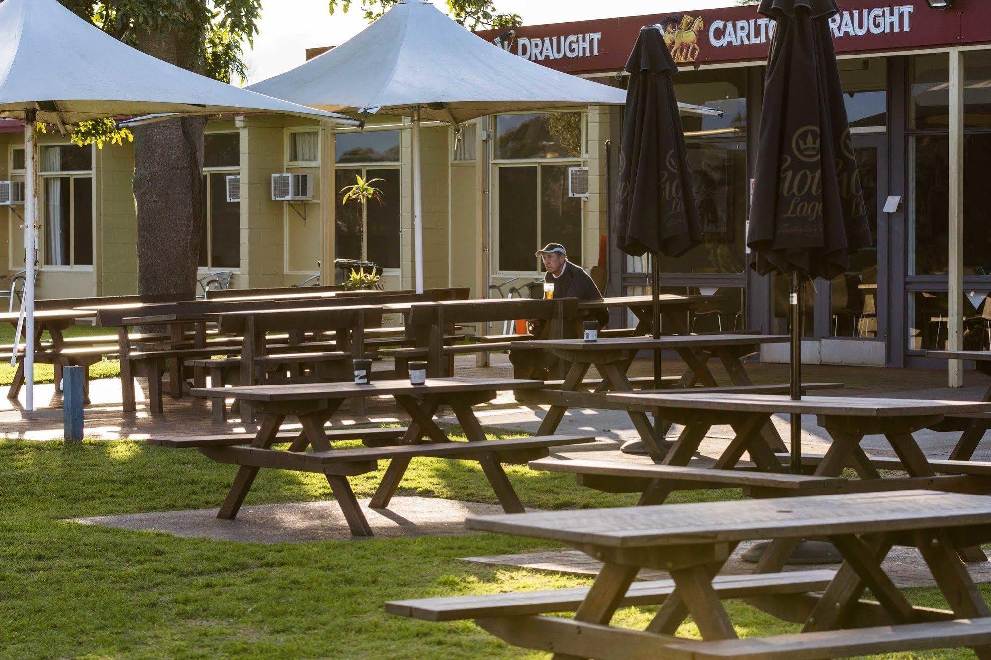 Moruya Waterfront Hotel Motel Bagian luar foto