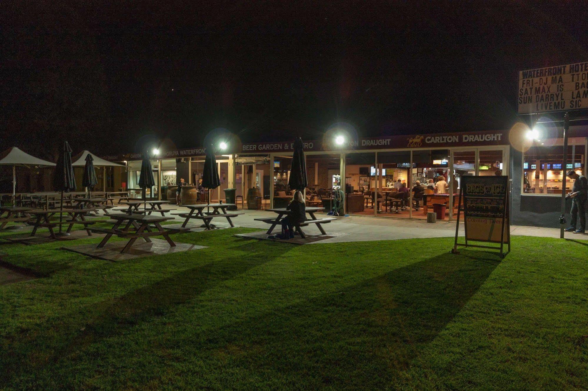 Moruya Waterfront Hotel Motel Bagian luar foto